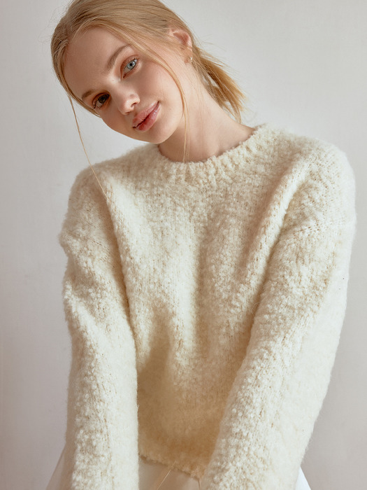 Cheek boucle knit (ivory)