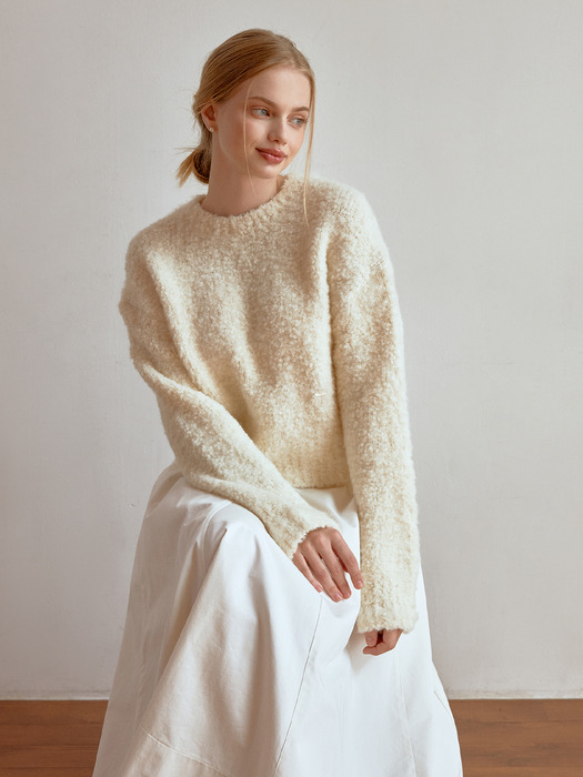Cheek boucle knit (ivory)