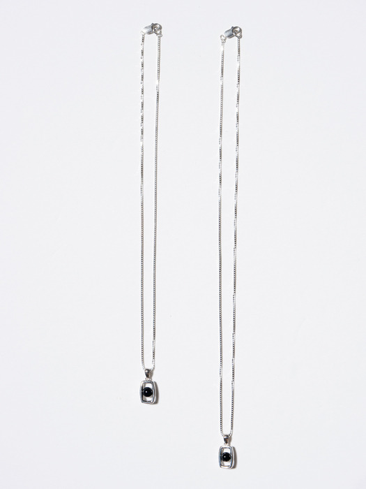 Rectangle UFO Onyx Necklace (Silver)