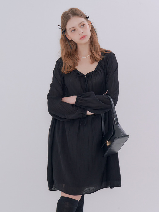 MET square neck shirring dress black