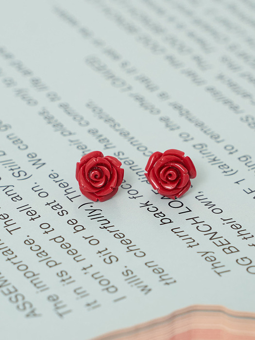 rose formica earring - red