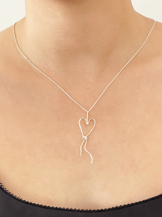 line heart chain necklace