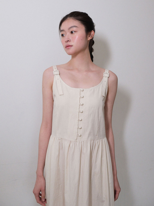 moui Buckle sleeveless ops (CREAM BEIGE)