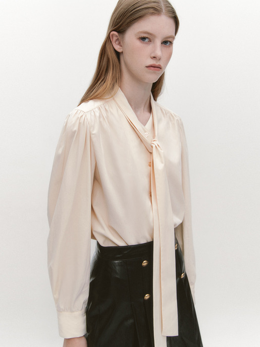 Shirring Tie Neck Blouse IVORY