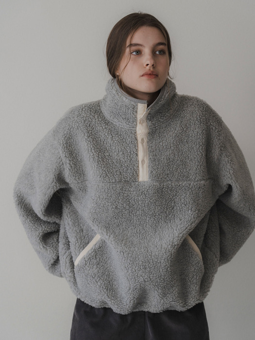 Lobed fleece pullover (gray)