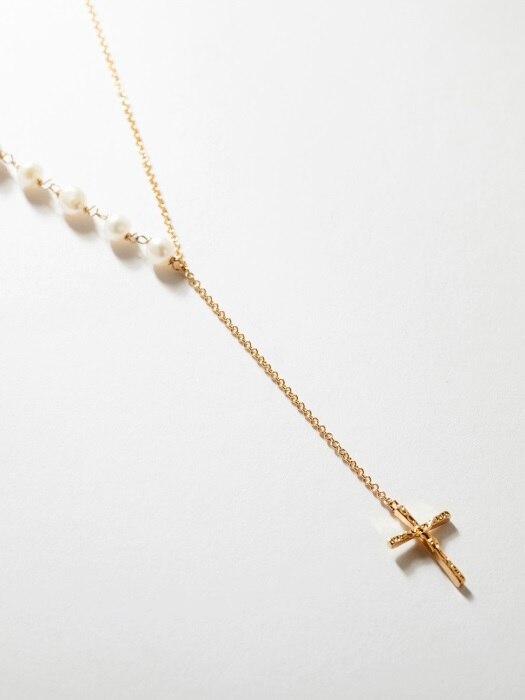 CROSS PEARL drop NECKLACE