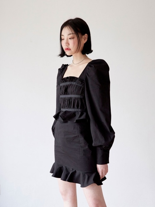 Pleats taped dress (Black)