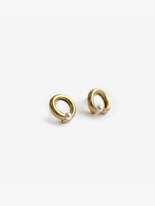 [단독]Holiday circle pearl earrings