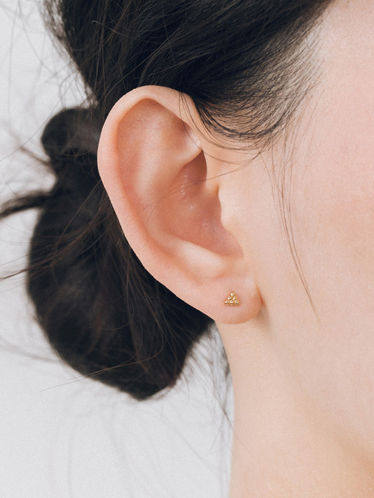 triangle o earrings (14K gold)