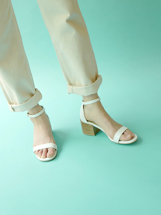 Canna Sandals in Pure White