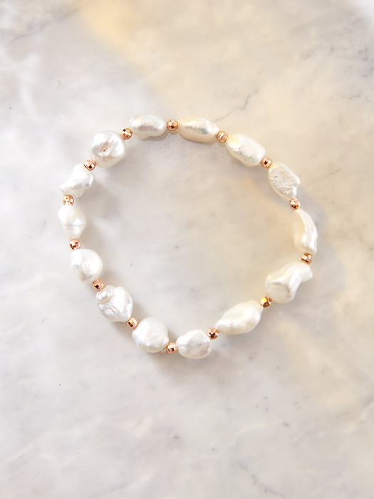 Baroque Pearls Bracelet