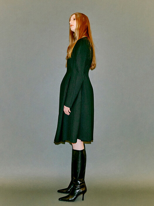 Round Shoulder Volume Sleeve Dress [BLACK]