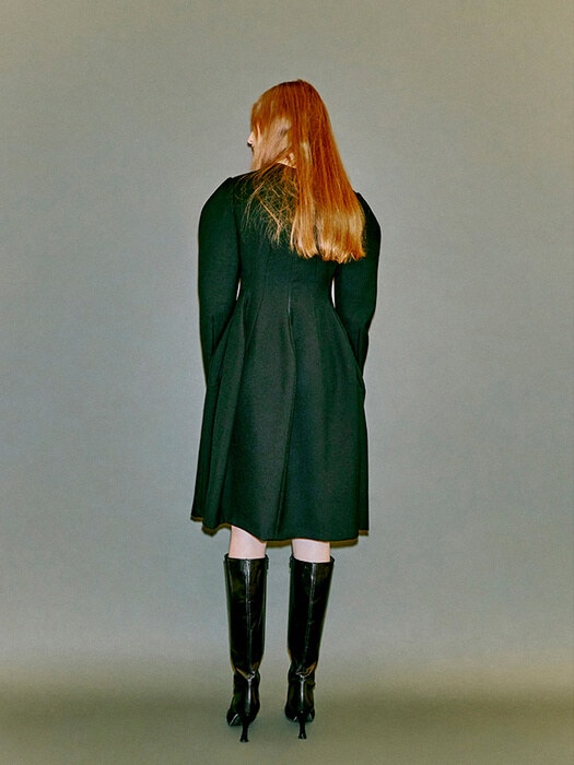 Round Shoulder Volume Sleeve Dress [BLACK]