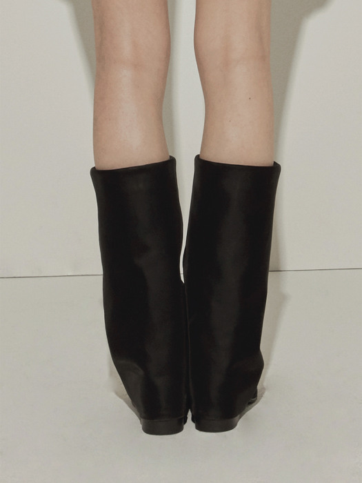 Wrinkle Leather Boots (Black) (225-255)