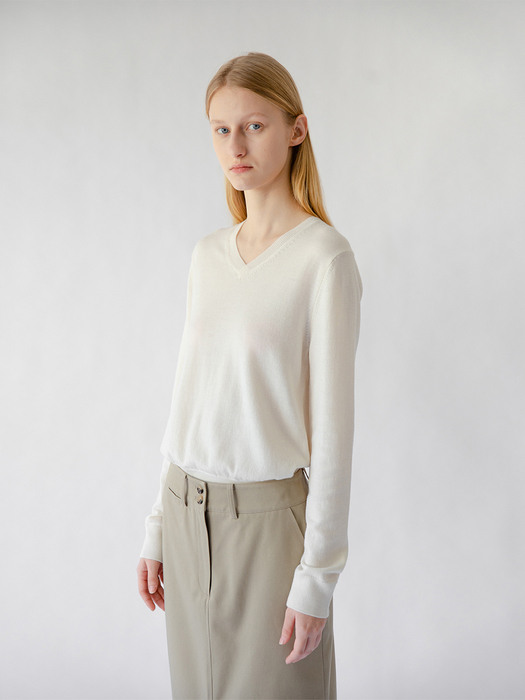 Merino V Neck Knit in Ivory