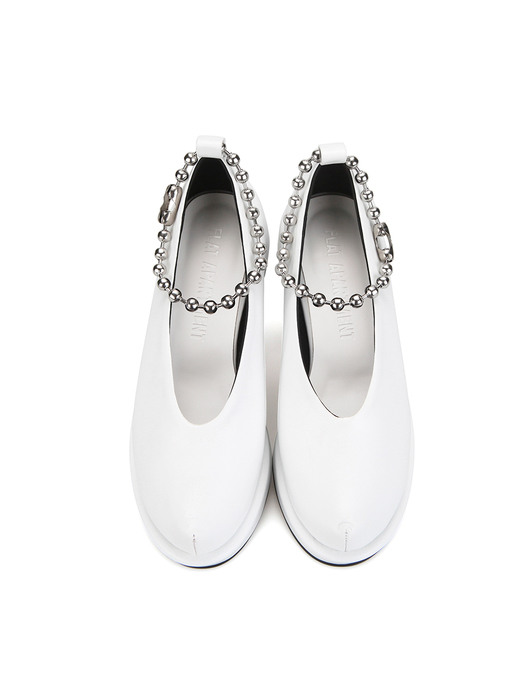 Pointed toe shoes (+ball chain anklets) | White