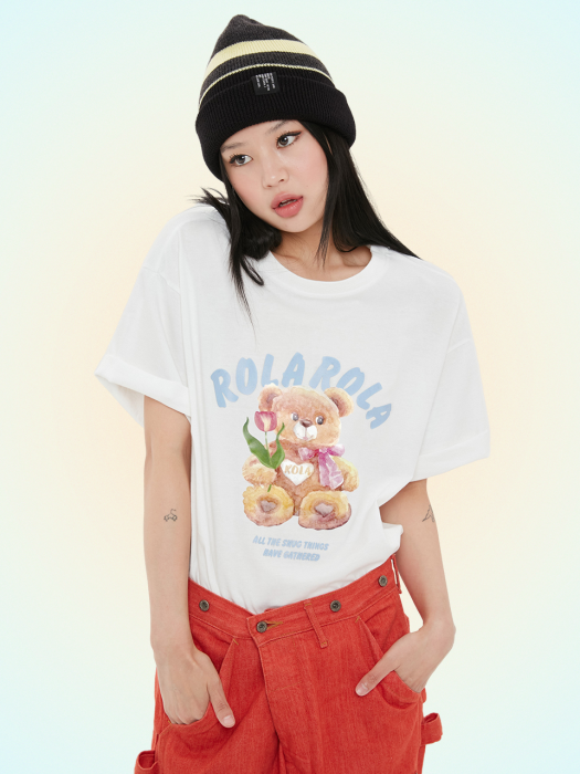 (TS-21350) ROLA BEAR WITH FLOWER T-SHIRT WHITE