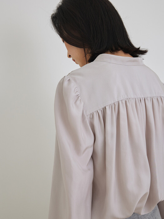 Silk full shirring blouse