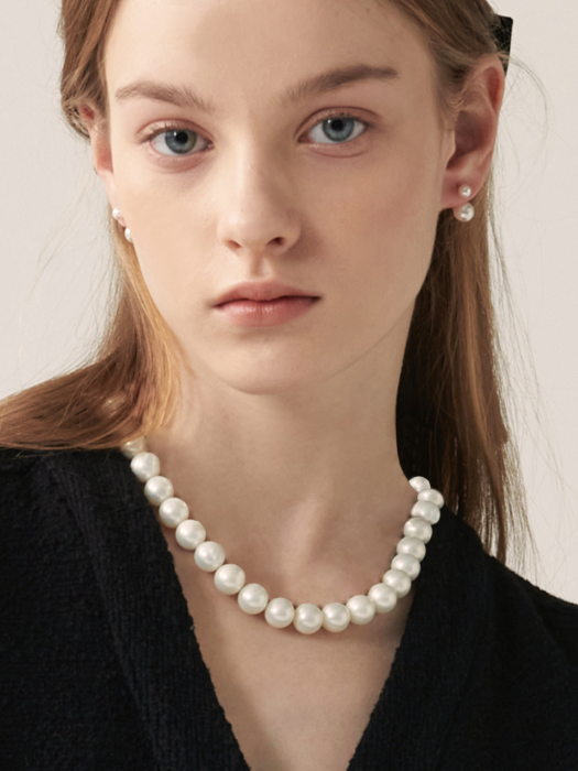 CRH005 Classic mood bold pearl necklace