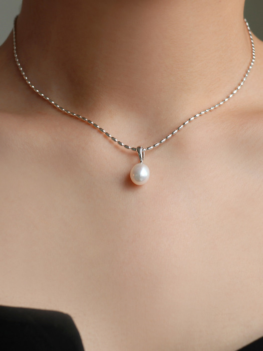 The oval pearl silver necklace