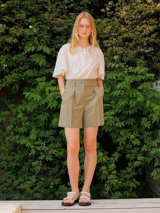One-Tuck Accentuated Linen Shorts NEW2MWL423