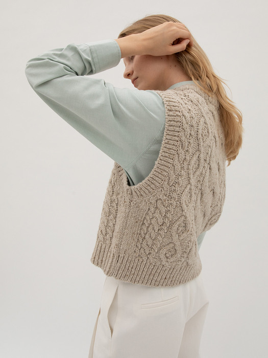 Fisherman Cable Knit Vest - Oatmeal
