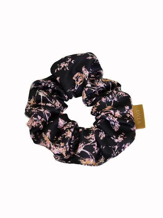 Pink Ivy scrunchie