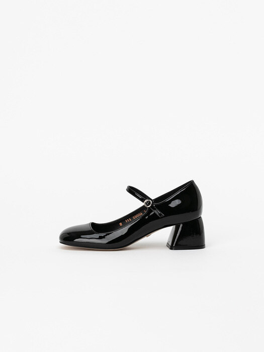 Pizzicato Pumps in Black Patent