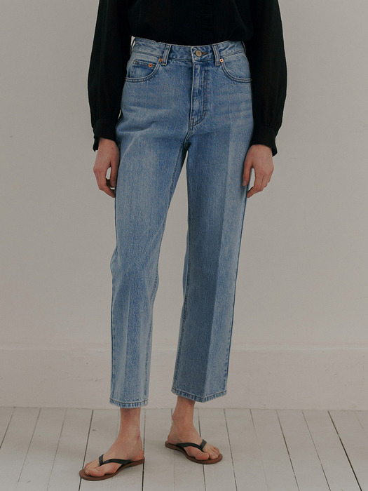 classic cropped jeans (light blue)
