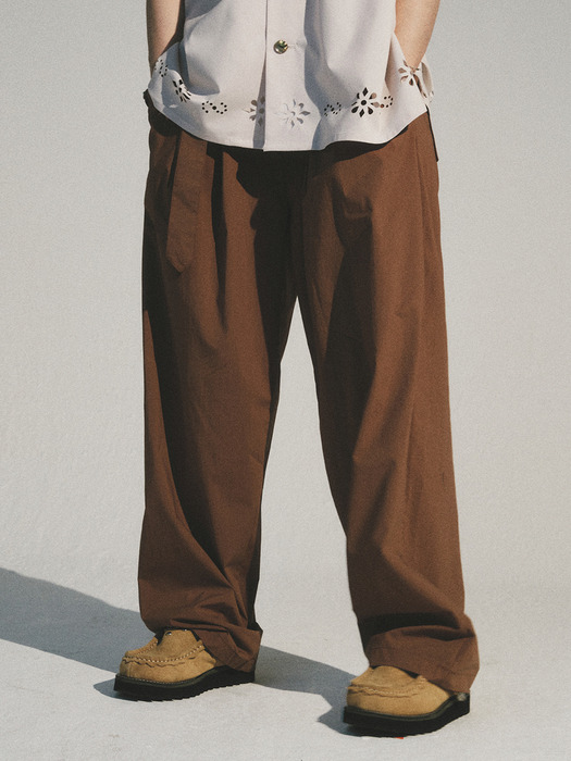 MATIX RELAXED BELTED PANTS_BRICK BROWN