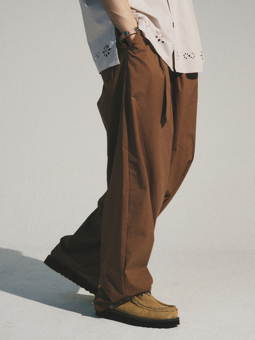 MATIX RELAXED BELTED PANTS_BRICK BROWN