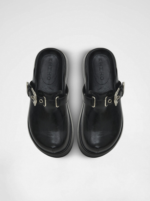 BUCKLE CLOG MULE / BLACK