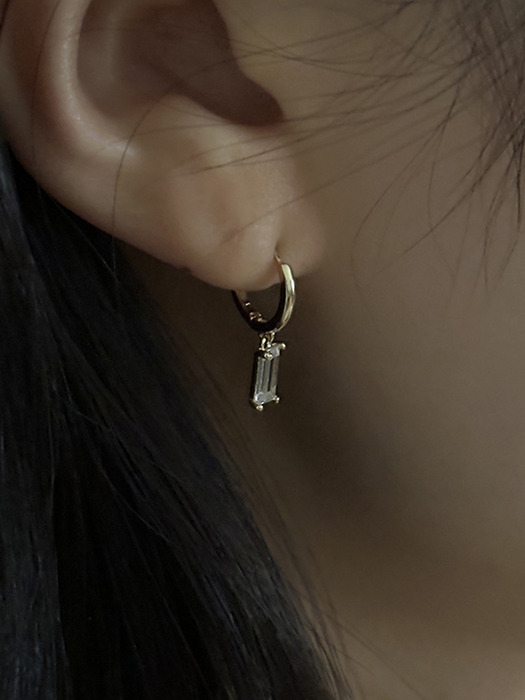 14k Oblong earrings