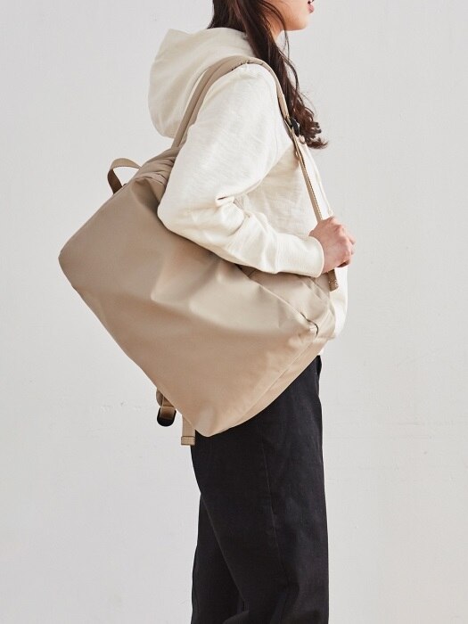 ITHINKSO아이띵소]HEN SLIM BACKPACK (Beige) 헨 슬림 백팩