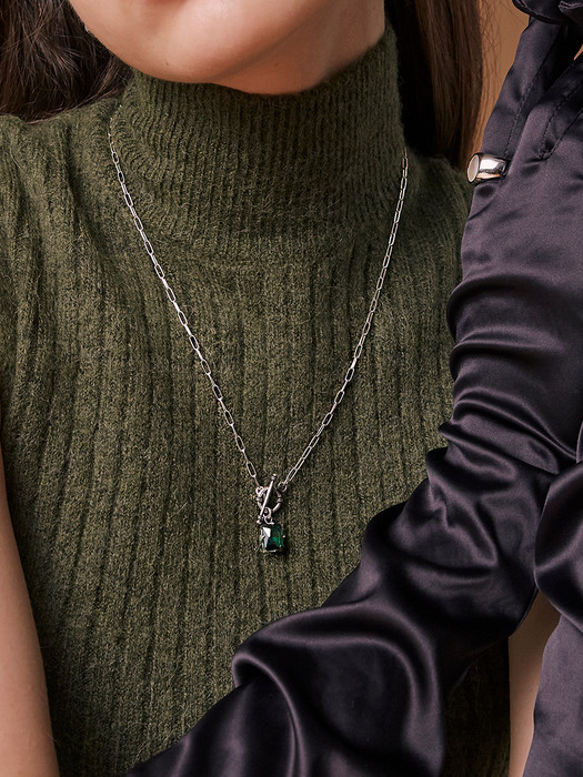 GREEN SQUARE TOGGLE NECKLACE