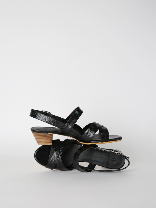 NO. Chloe X Strap Sandal _ BLACK