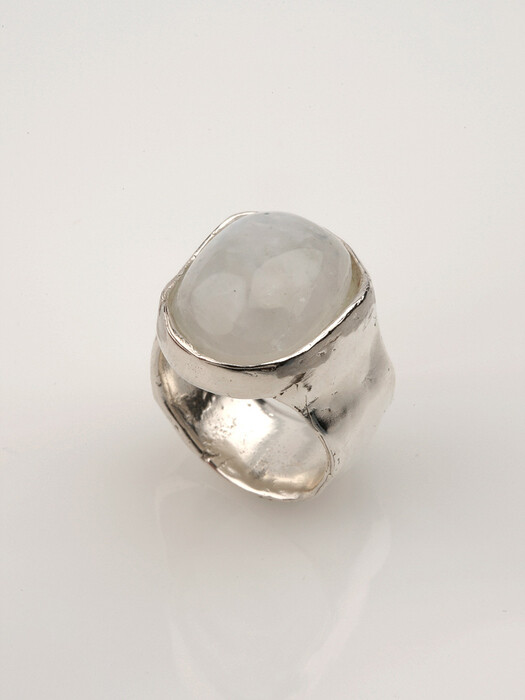 THE RAW RING 01-MOONSTONE
