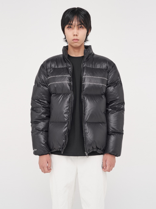 GLOSSY PUFFER JACKET IN BLACK