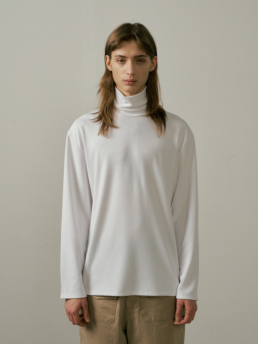 Turtleneck long sleeve t-shirt (white)