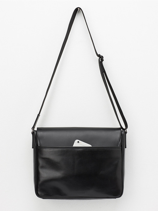 DOUBLE BELTED MESSENGERBAG