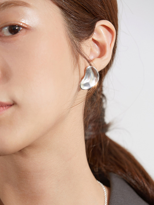 minimal wave moon earring silver
