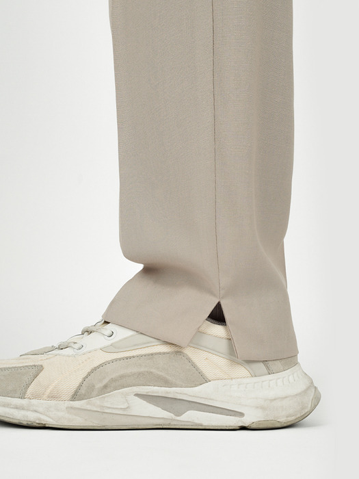 SLIT SIDE BANDING SLACKS_BEIGE