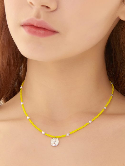 YELLOW COIN BEADS NECKLACE_NZ1012