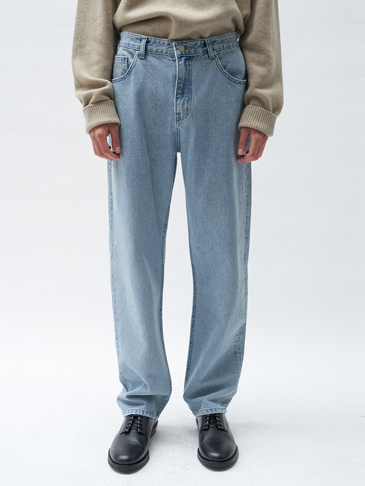 straight denim (light blue)