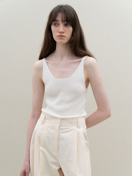 golgi sleeveless knit (ivory)