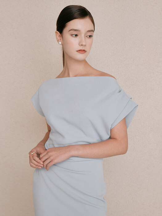 ATHENA Asymmetric sleeve flared maxi dress (Light cornflower blue)
