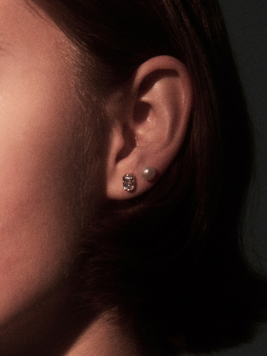 [14K Gold] Bezel Emerald Cut Earrings_VH22N4EA500M