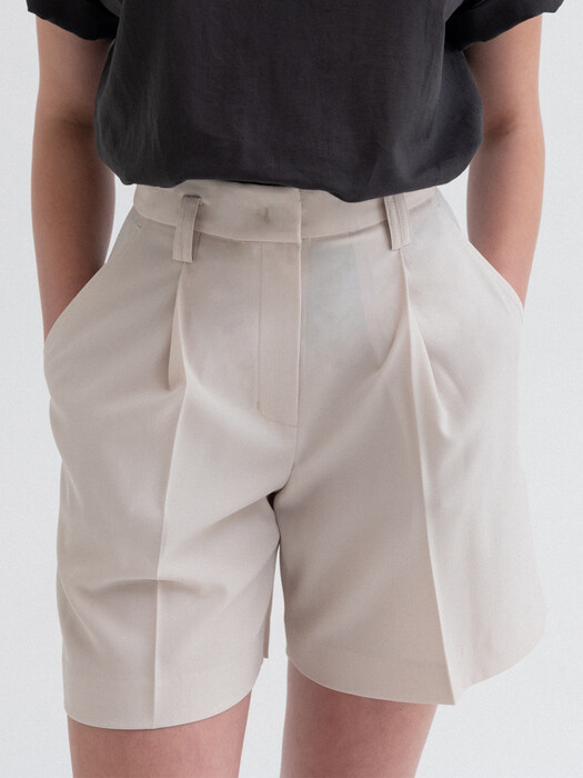 Tailored Half Pants [Light Beige]