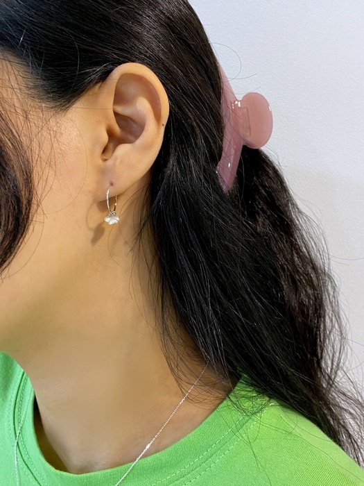 [단독] Petit 3 Pearls Ring Earrings