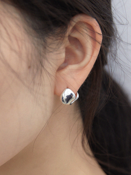 Risa earring